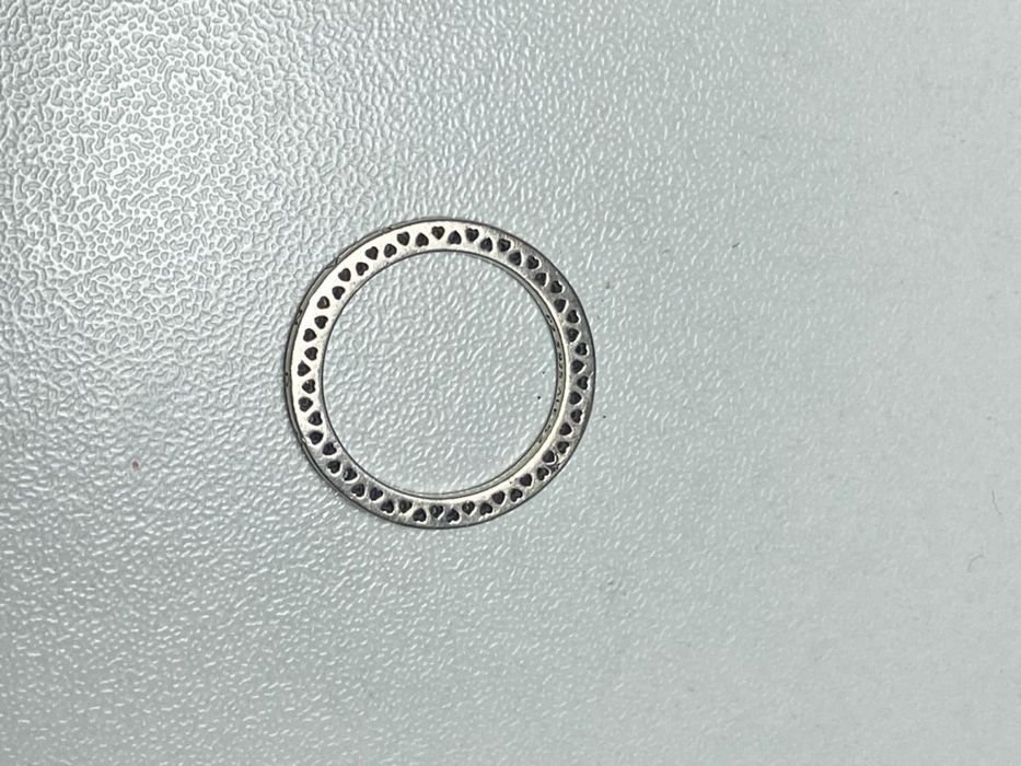 Продам кольцо Pandora, размер 15.
