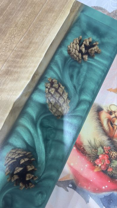 Дъски със епоксидна смола едната е сефора другата орех