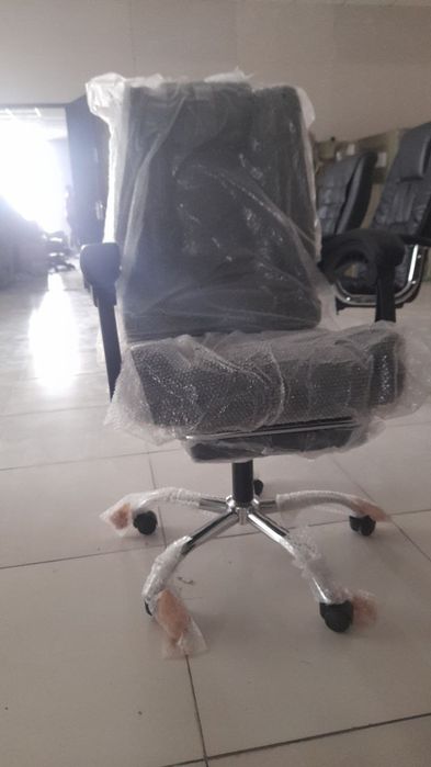 Ofisingiz uchun qulay va ixcham kreslolar