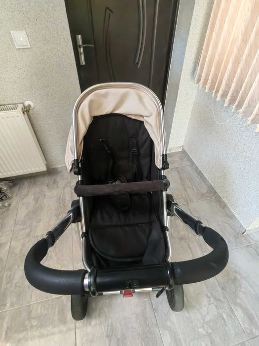 Продава се бебешка количка Mothercare Journey