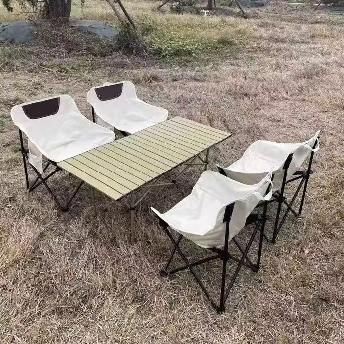 Практичный и удобный набор стол и стуля для пикника.4 стул 1 стол