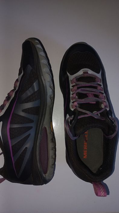 Женские беговые кроссовки