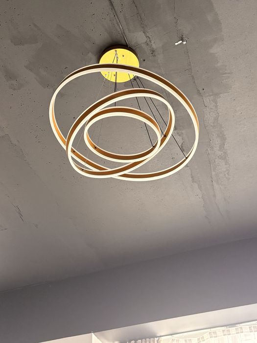 Продается люстра