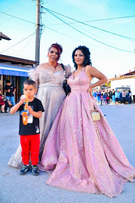 Официална рокля S