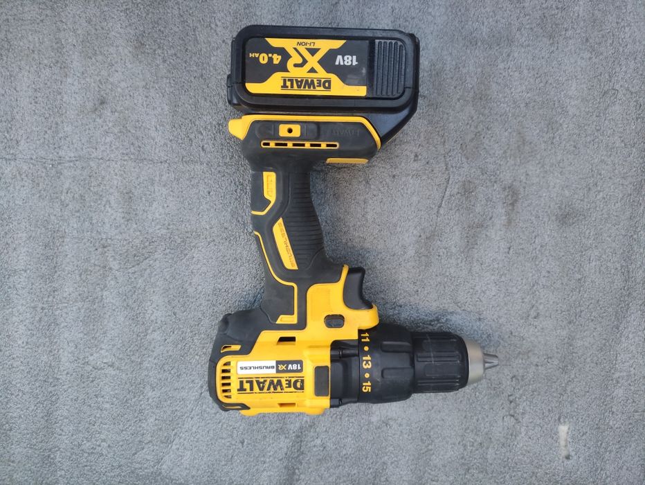 Autofiletanta DeWalt Brushless DCD 777 acumulator