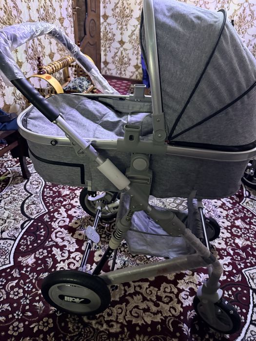 Коляска сотилади