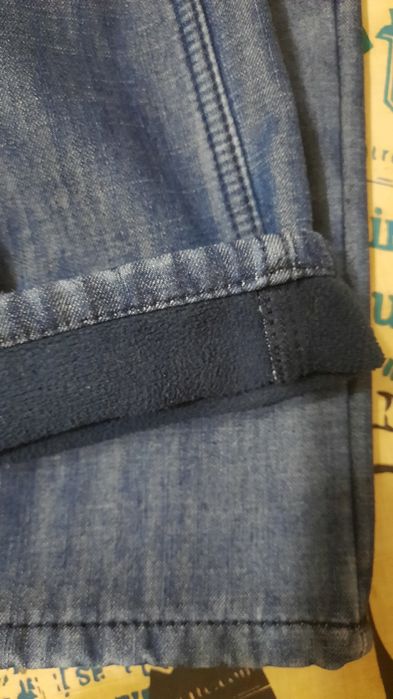 Продам джинсы утепленные для мальчика