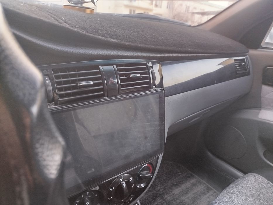 Laceti 1.8 sotiladi srochna