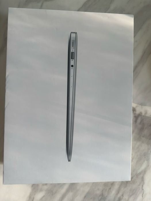 MacBook Air 13 inch - почти не е ползван