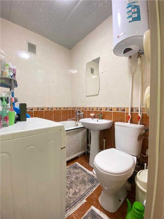 продаю 2 комнатную в 12 микрорайоне