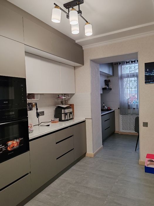 Продаётся 3ком Кази махалла 85,5м2 ор-р: Новомосковская,Гидрометцентр