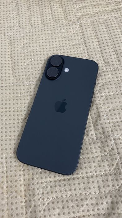 Iphone 17 8/256 100%