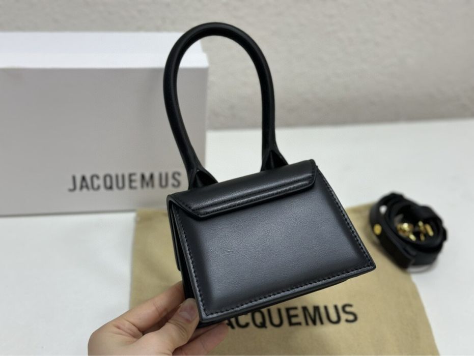 Geanta Jaqumes  Chiquito piele naturala pe comanda