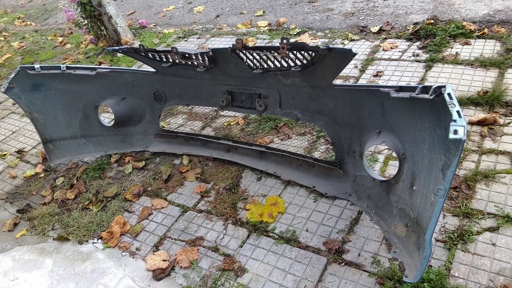 Предна броня Mitsubishi Grandis