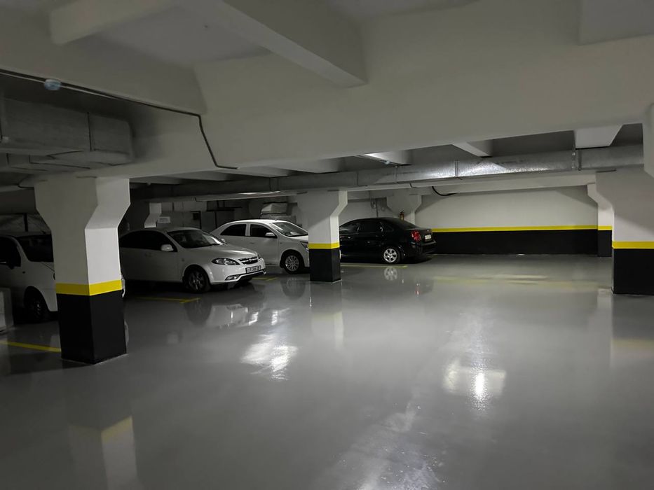 Продается здание Ойбек метро Мирабад 14 соток 6000м2