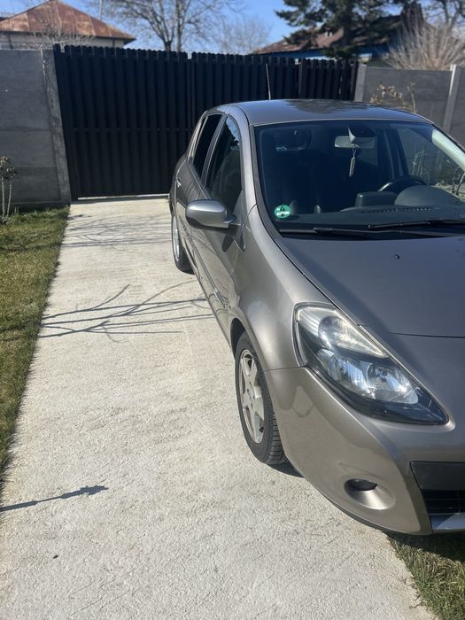 Vand renault clio /2012/1.5 dci / 90 cp /diesel