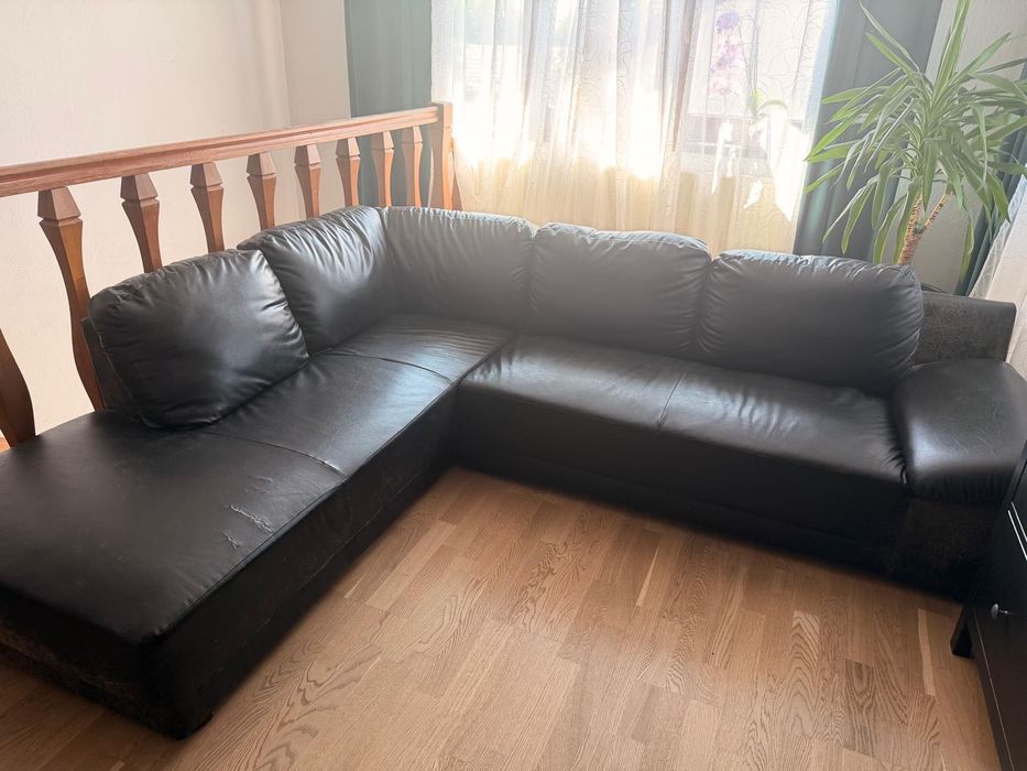 Canapea din piele ecologică