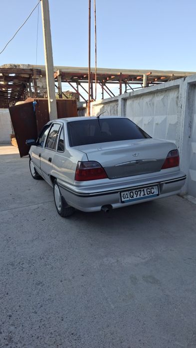 Nexia 1 2004 sotiladi