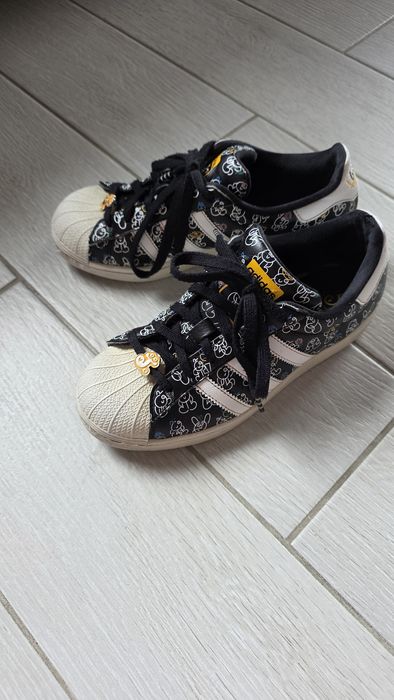 Vand adidas originals ediție limitata