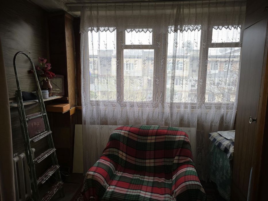 Чиланзар 8. Парус. 1 комнатная 2 х 6 балкон 42 м2