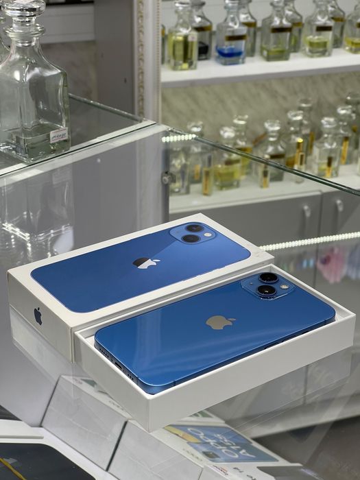iPhone 13.