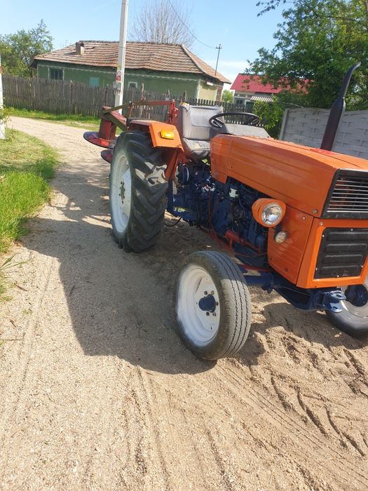 Vand tractor u445.