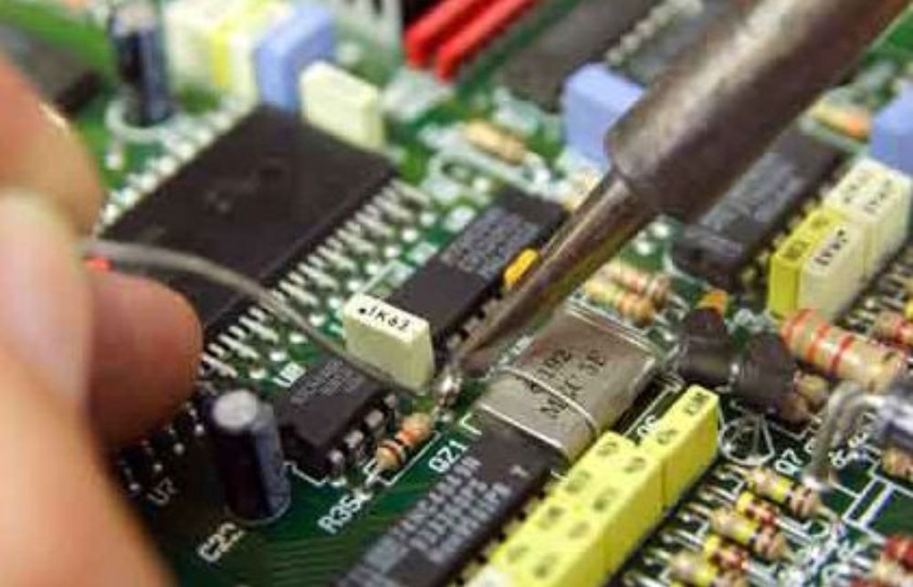 Reparatii televizoare tv Qled,lcd,led,plasma;aparate foto,tv Smart