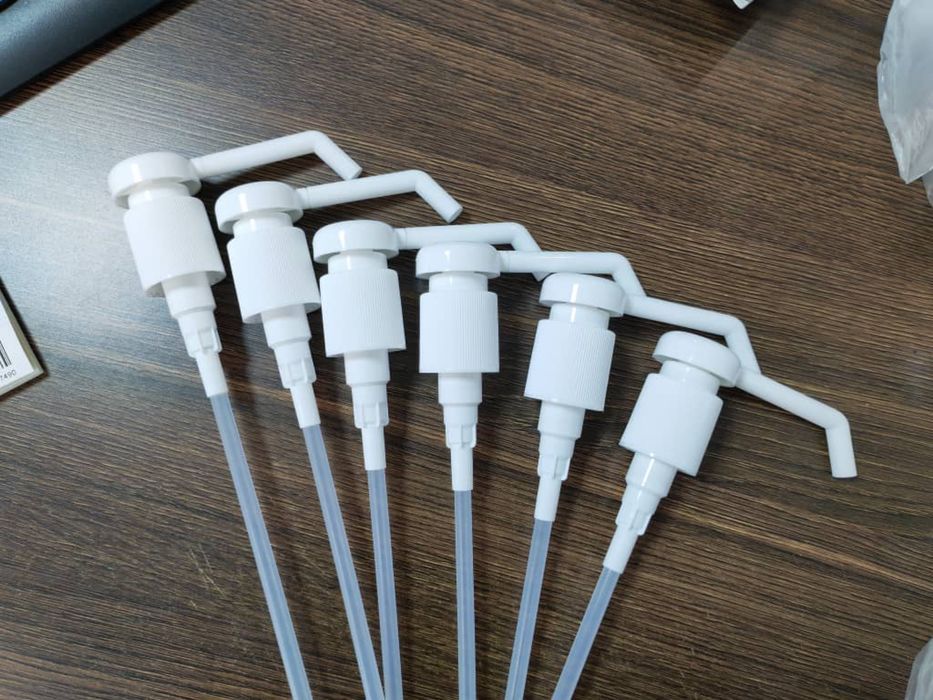 Дозатор помпа с длинным носиком