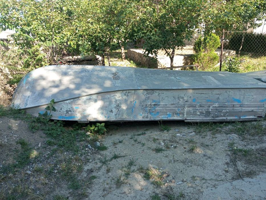 Qayiqlar sotiladi 7mln dan