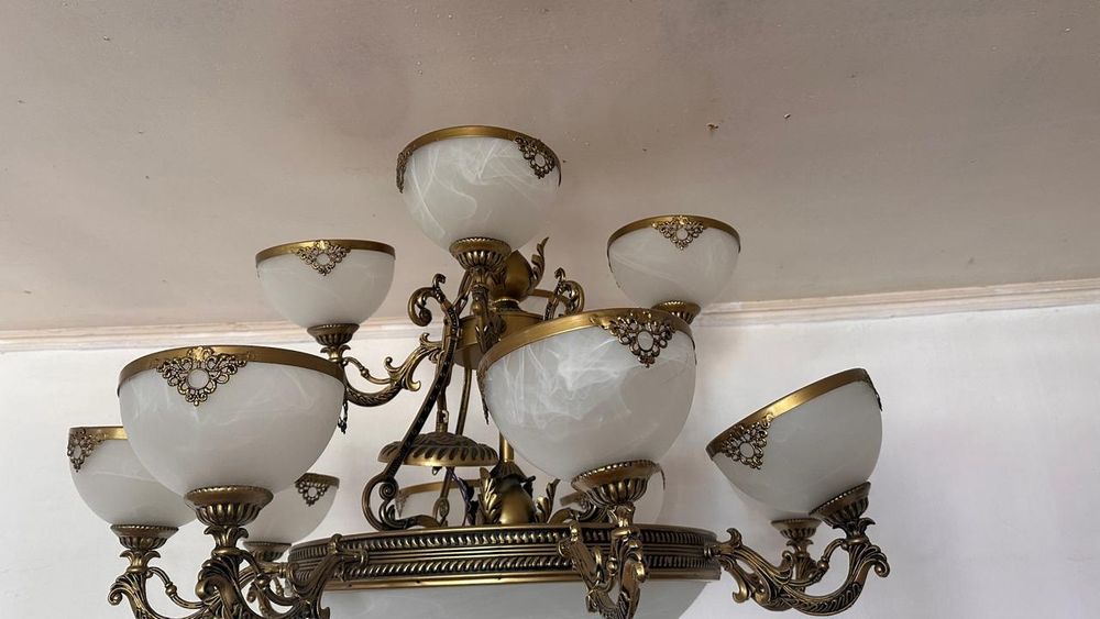 Продается Люстра бронза