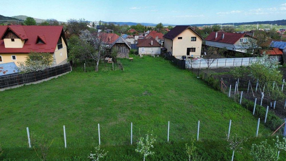 Casa + teren de vanzare