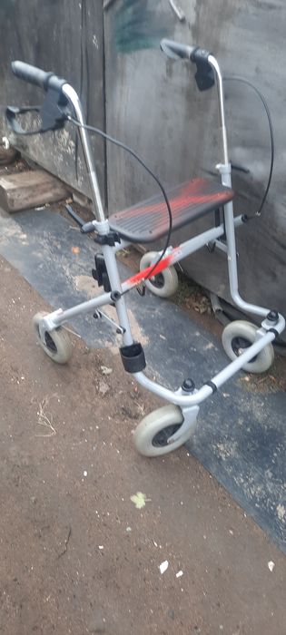 Ходунки для инвалидов