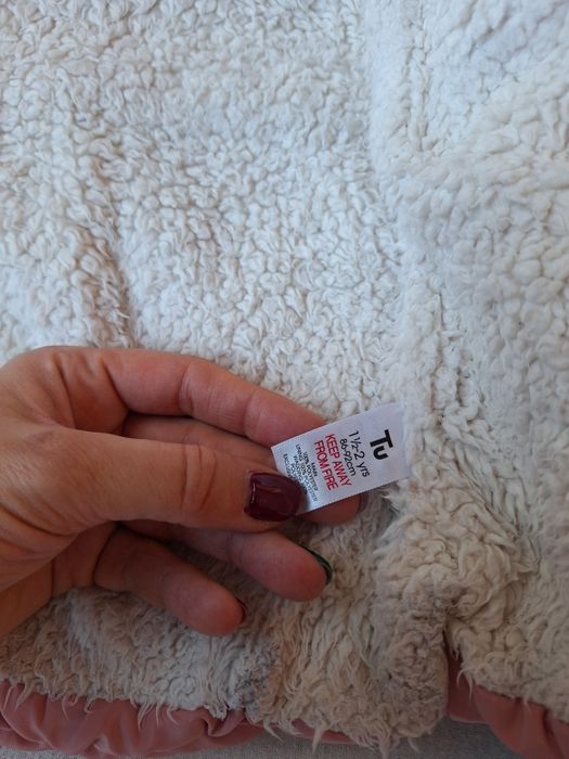 Нови зимни връхни дрехи за момиченце-1 1/2 -2 години.