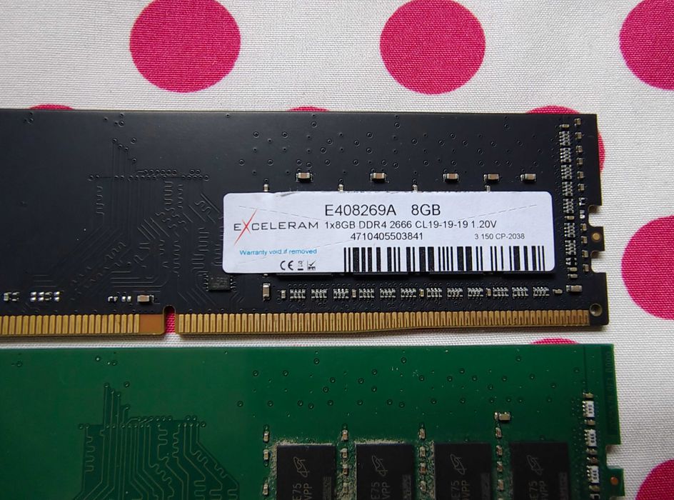 Memorie Ram Samsung, Adata 8 Gb DDR 4 2400 Desktop.