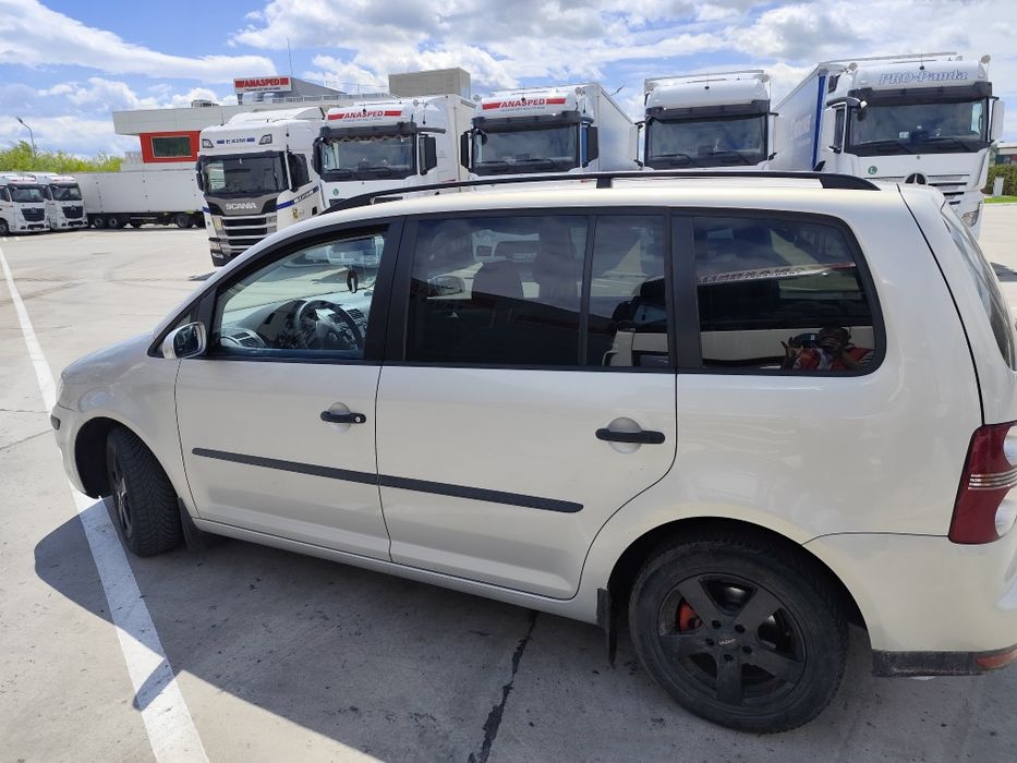 VOLKSWAGEN Touran 2009 — imagine 4