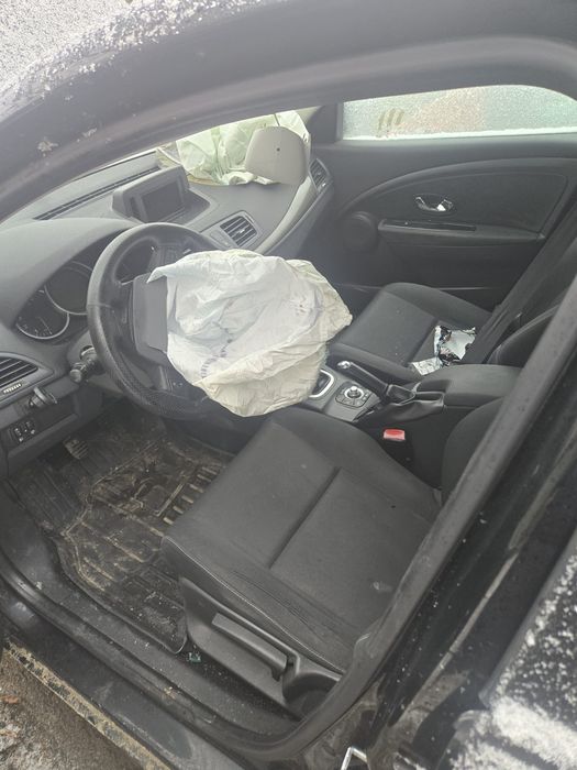 Vand Megan 3 avariat