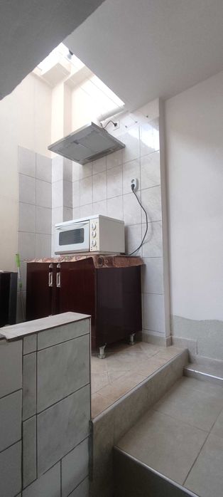 Дава се под наем Етаж от къща в Варна, Цветен квартал - 45 кв.м за 348.84 € - Снимка #15