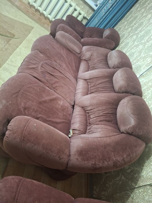 Отдам диван бушный