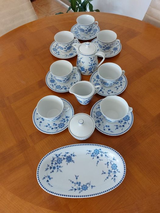 Servici de cafea
