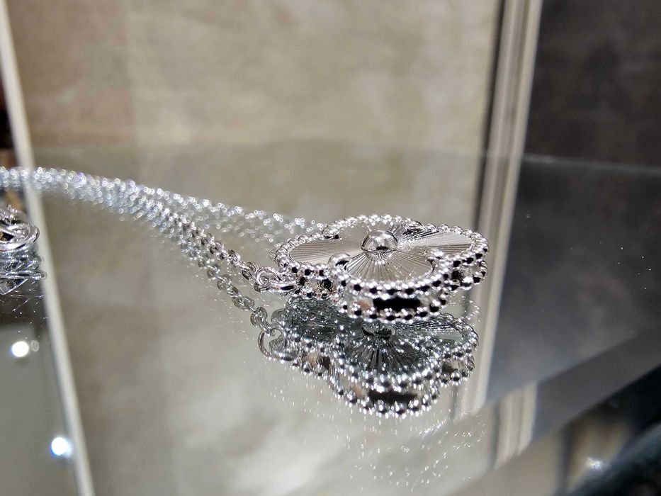 Van Cleef & Arpels VCA Silver Alhambra 1 Motif Clover Дамско Колие