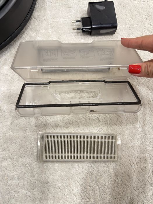 Продаю робот пылесос Mi robot