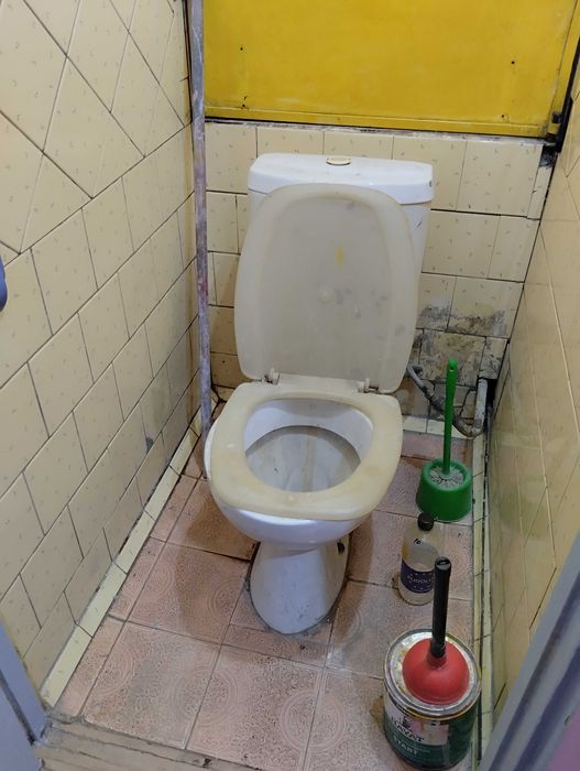 Продам б/у унитаз , рабочий