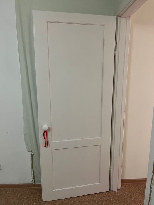 Продам деревянные межкомнатные двери