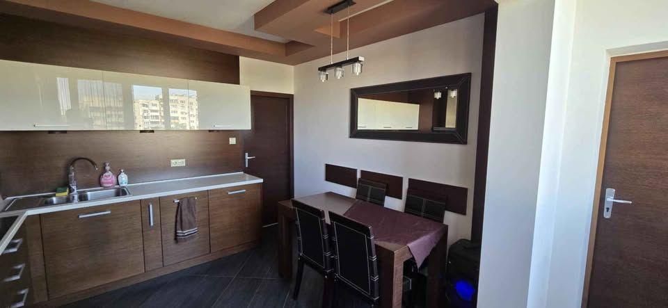 Дава се под наем Двустаен апартамент в София, Младост 4 - 69 кв.м за 700 € - Снимка #2