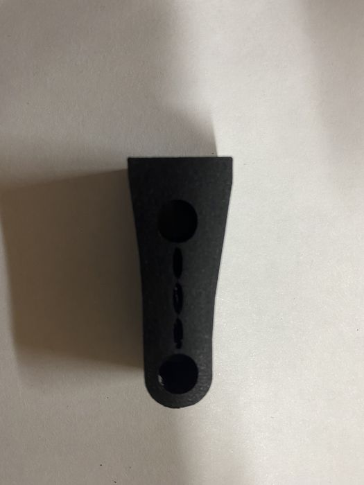 Демпферы замков дверей автомобиля