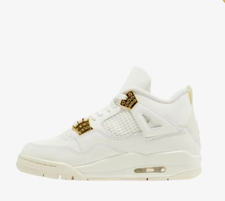 Vând pereche de jordan 4 metalic gold