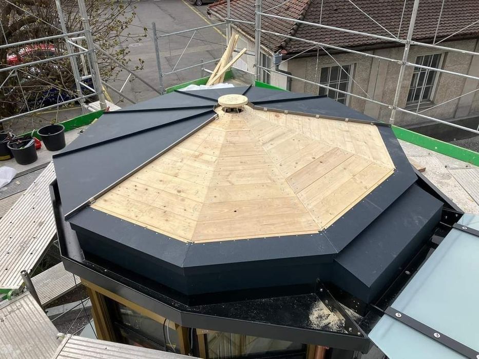 Reparatii Acoperisuri montaj Dulgherie Mansardari tigla metalica