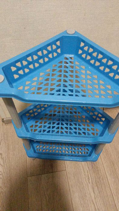 Угловая этажерка