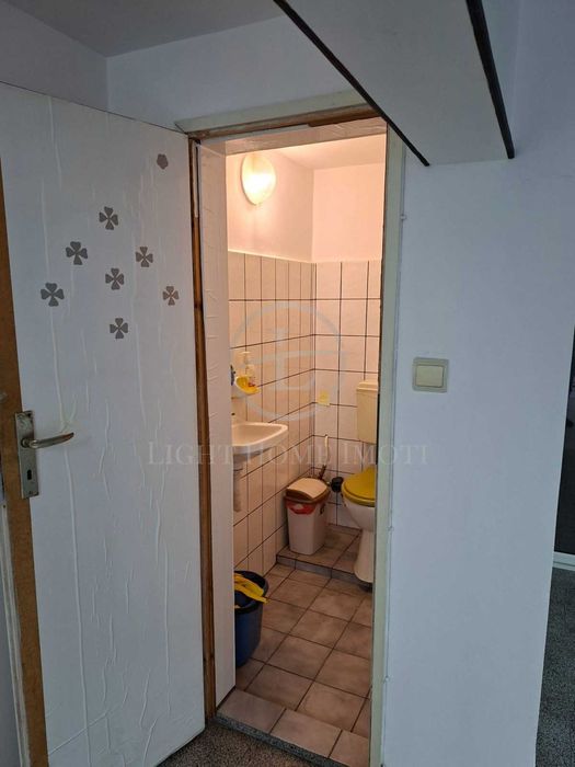 Продава се Магазин в Пловдив, Център - 28 кв.м за 2856 €/кв.м - Снимка #4