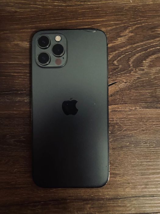 Продам айфон 12 про